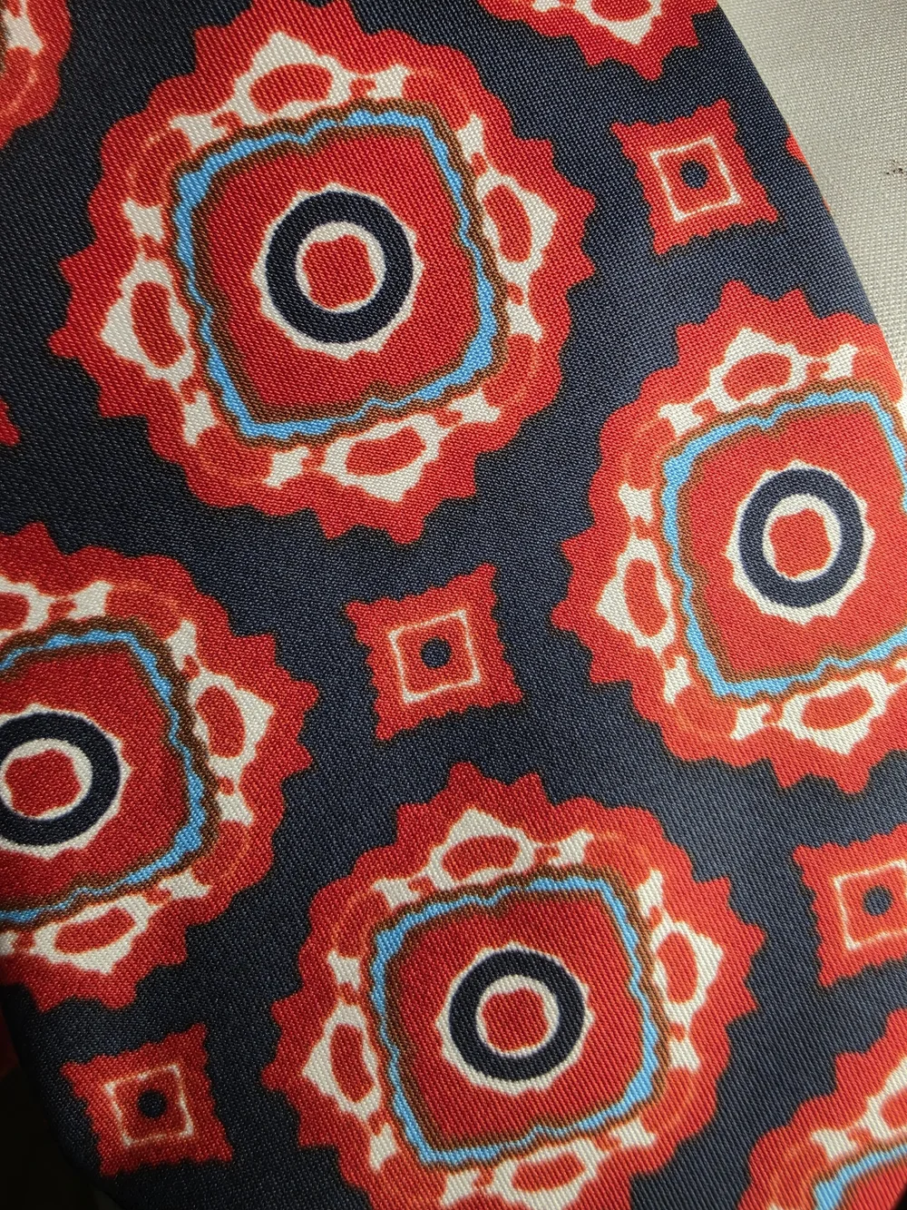 Men's Tergal Prestige Retro Navy Tie with Red Medallion Pattern